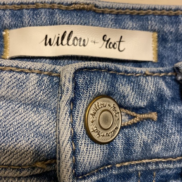WILLOW ROOT HIGH RISE MOM FIT JEANS SIZE 26 - Picture 3 of 4